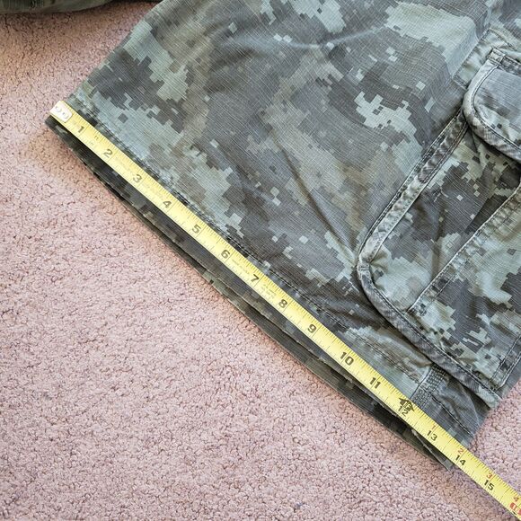 VTG LL Bean Digital Camouflage Size 42 Natural Fit Mens 100% Cotton Cargo Shorts - Picture 8 of 10